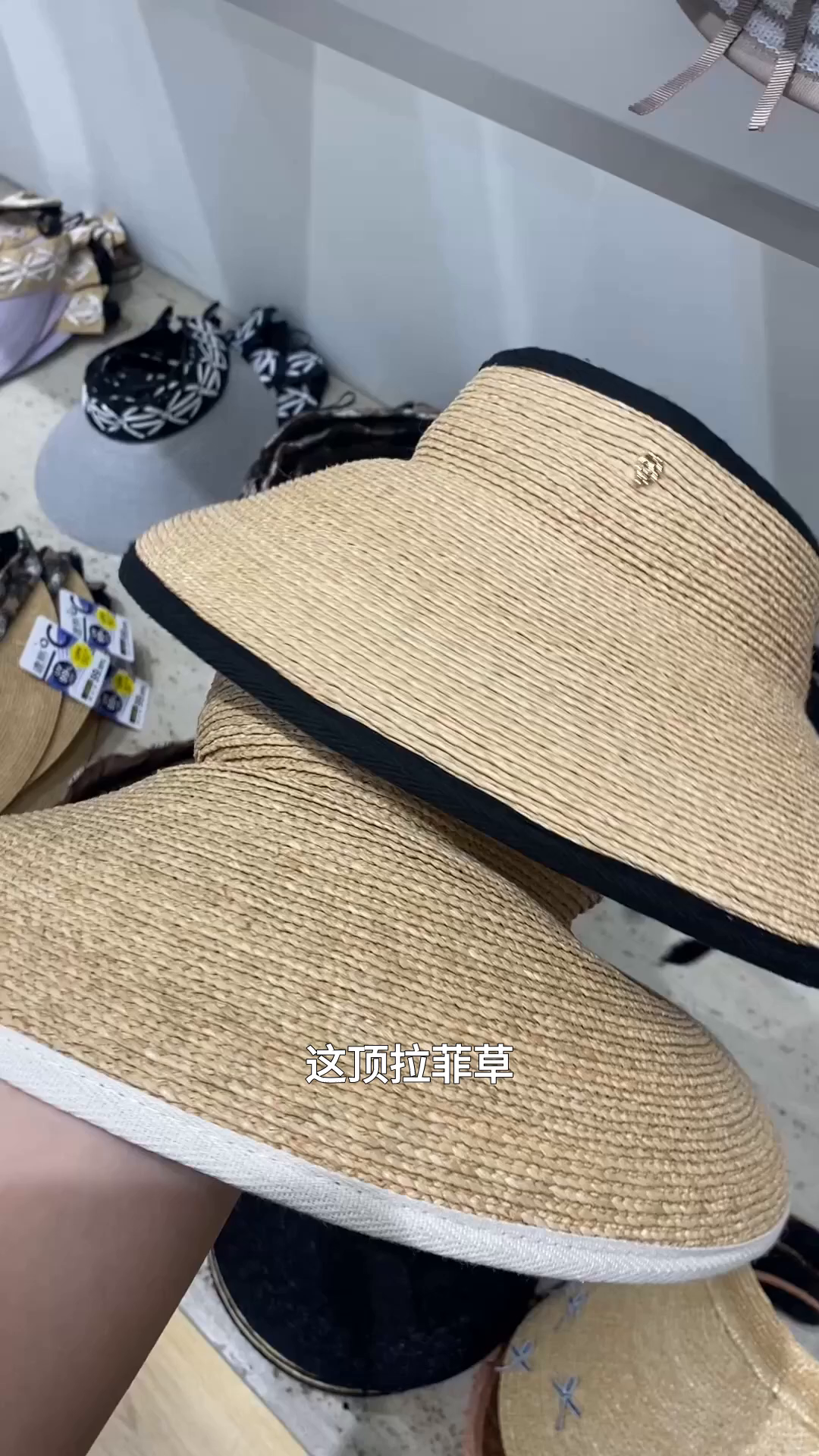 The must-have raffia hat for summer can be easily folded without deforming, making it suitable for both travel and daily life