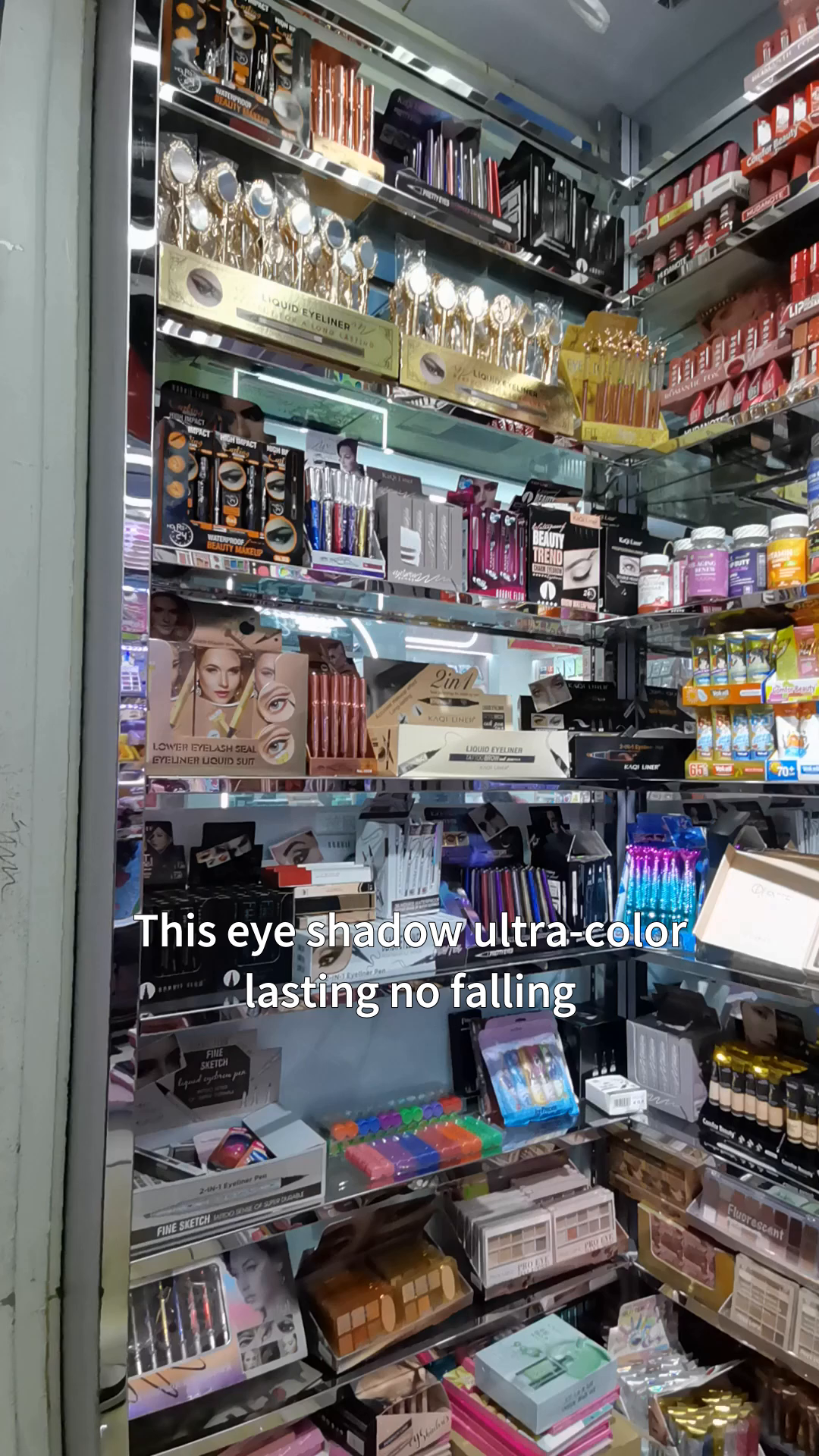 Esta sombra de ojos mantiene el color todo el día para cualquier ocasión sin fallout brillante y encantador si quieres más detalles no dude en llegar