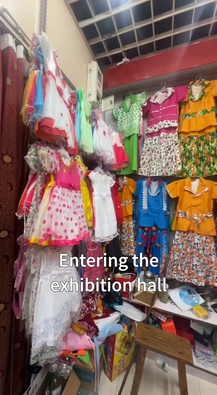 Step into the exhibition hall and discover handpicked surprises that showcase visible quality and heartfelt dedication, perfect for finding beauty together.