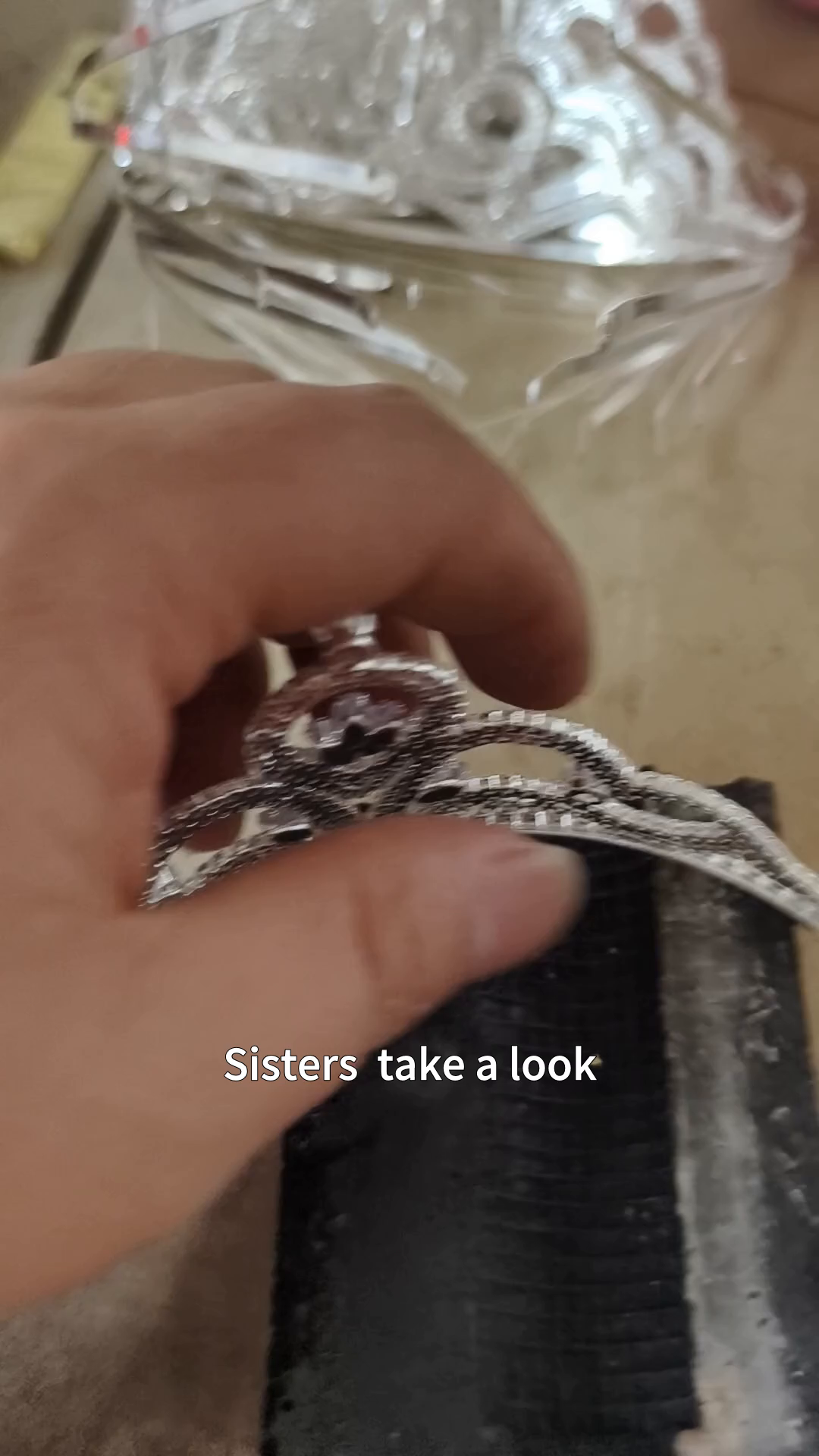 Alloy gripper easy to match daily hairstyles with great feedback