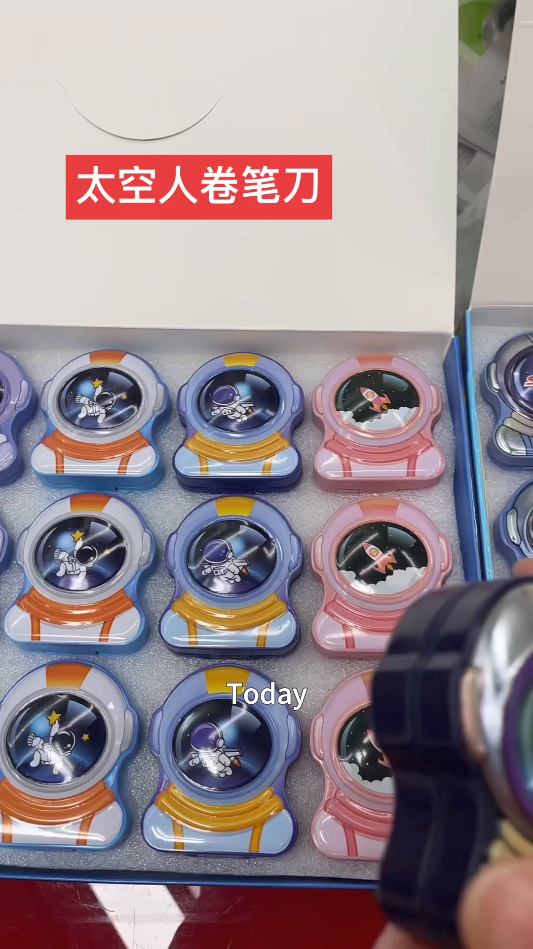 Bright colors, compact design, and practical astronaut series pencil sharpener. Perfect for school, home, or travel. Loved by kids and teachers for its durability and fun look.