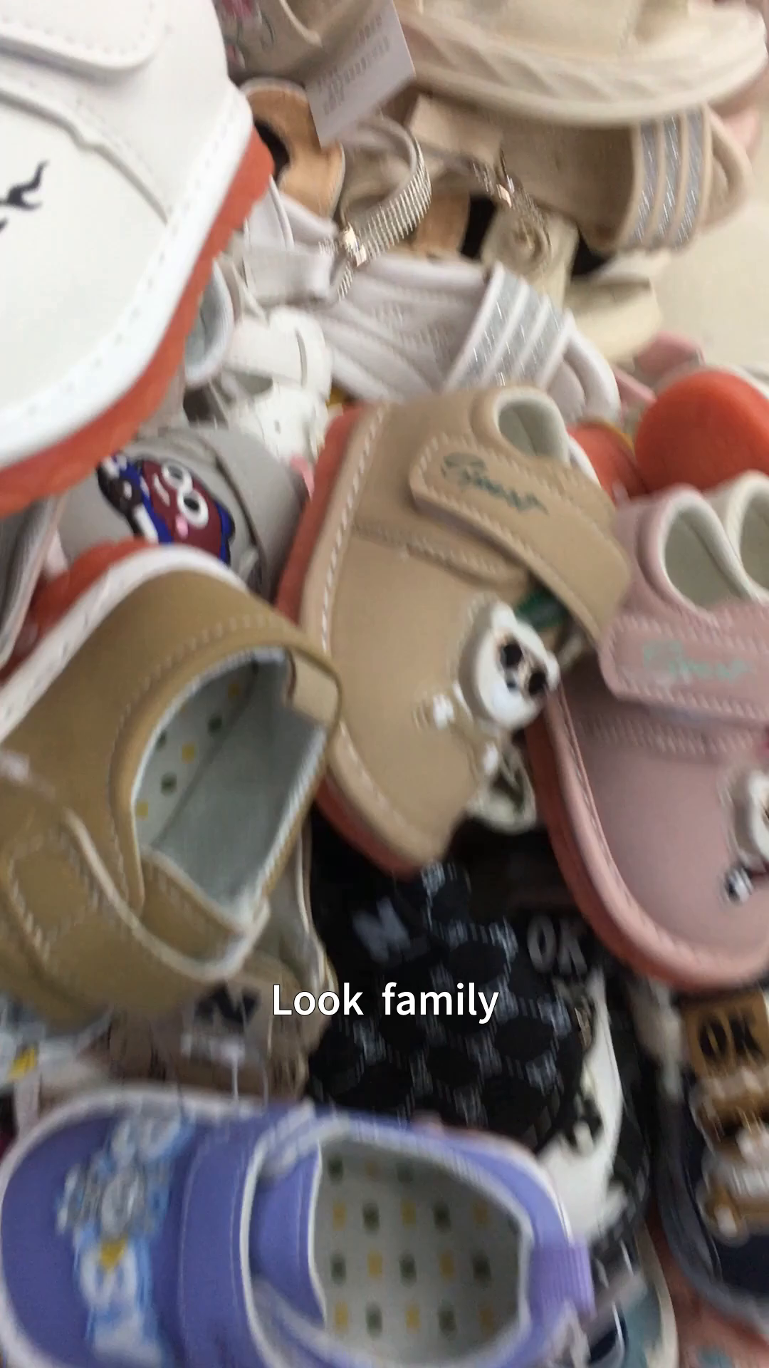 Check out these adorable baby shoes with lights and sounds, perfect for kids size 16-20. Stylish design that grabs attention, ideal for daily wear. Great feedback from parents!